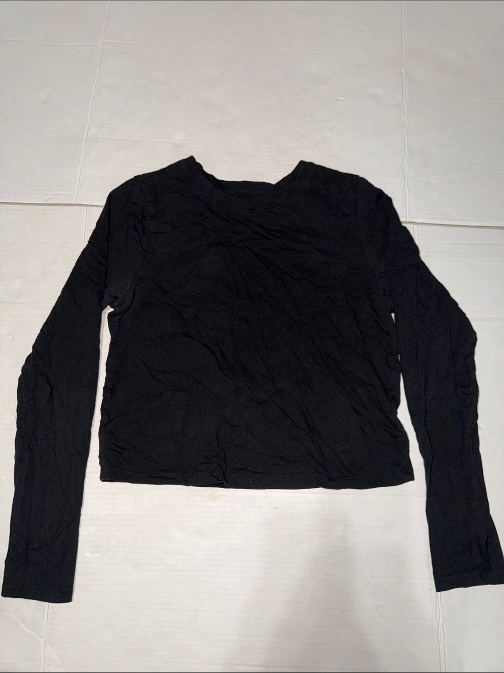 Old Navy Black Long-Sleeve Crew Neck Cropped Top